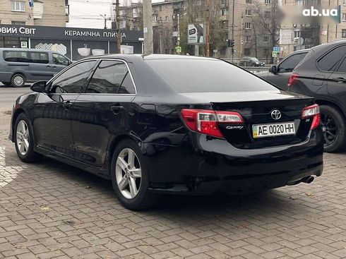 Toyota Camry 2014 - фото 10