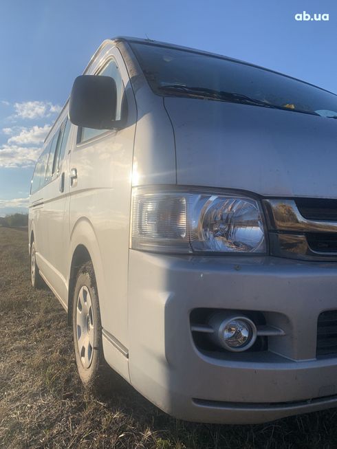 Toyota Hiace 2008 серебристый - фото 14