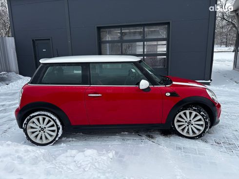 MINI Hatch 2010 красный - фото 6