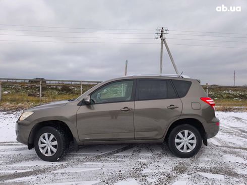 Toyota RAV4 2009 коричневый - фото 3