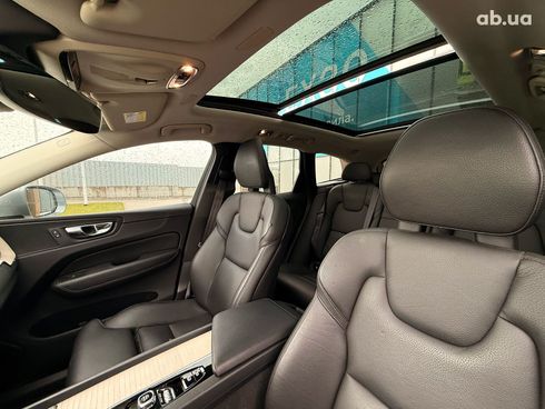 Volvo XC60 2018 серый - фото 21