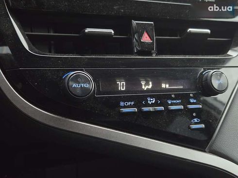 Toyota Camry 2021 - фото 24