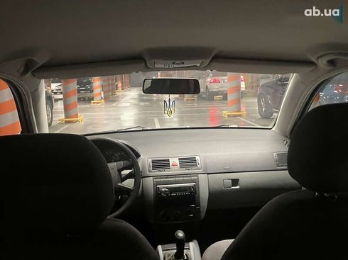 Skoda Fabia 2003 - фото 19