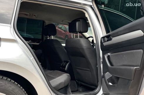 Volkswagen Passat 2017 - фото 13