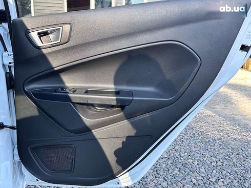 Ford Fiesta 2016 - фото 26