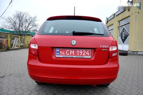 Skoda Fabia 2012 - фото 9