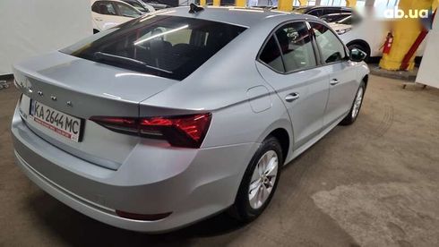 Skoda Octavia 2023 - фото 5