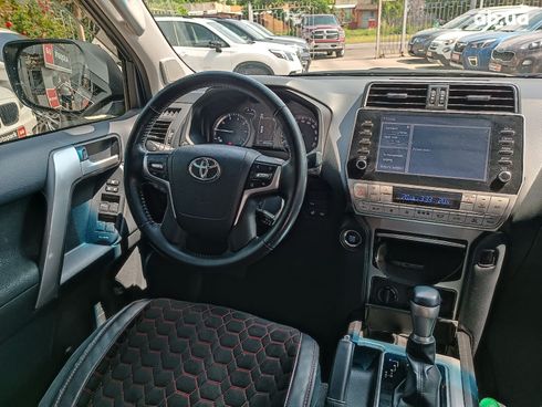 Toyota Land Cruiser Prado 2021 белый - фото 37