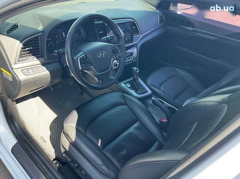 Hyundai Avante 2016 - фото 8