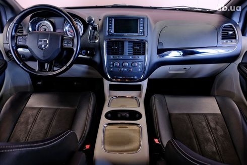 Dodge Caravan 2018 белый - фото 7