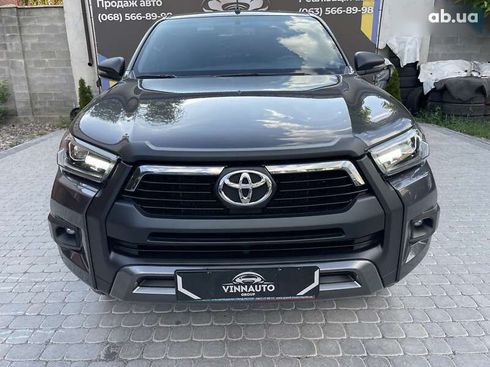 Toyota Hilux 2022 - фото 25
