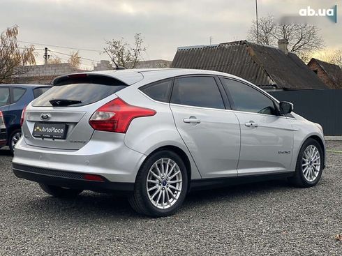 Ford Focus 2014 - фото 16