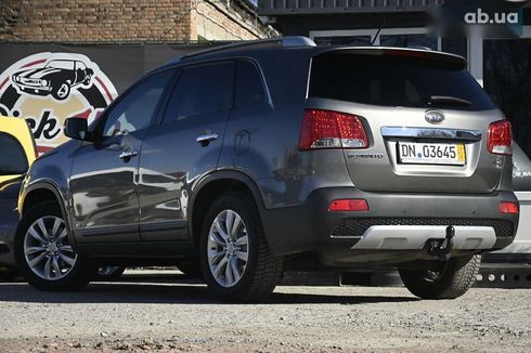 Kia Sorento 2010 - фото 11