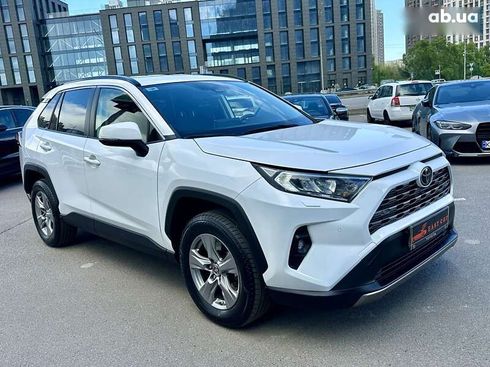 Toyota RAV4 2022 - фото 19