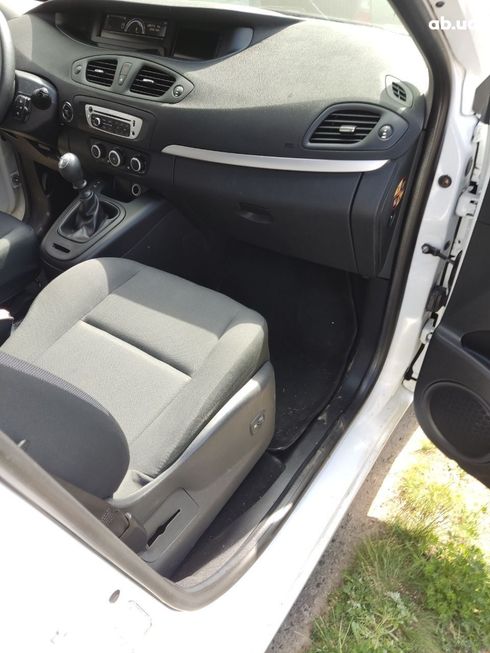 Renault Scenic 2012 - фото 14