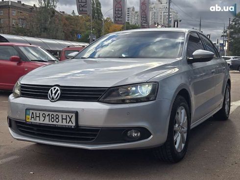 Volkswagen Jetta 2012 - фото 3