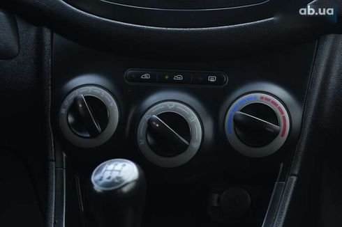 Hyundai i10 2011 - фото 27