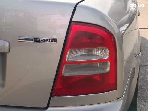 Skoda Octavia 2008 бежевый - фото 9