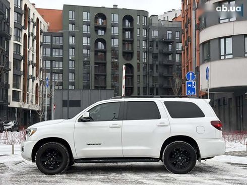 Toyota Sequoia 2017 - фото 13