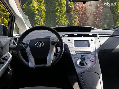 Toyota Prius 2012 белый - фото 19