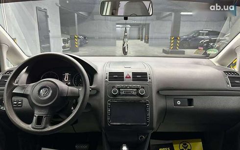 Volkswagen Touran 2012 - фото 13