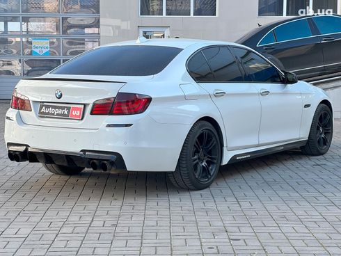 BMW 5 серия 2012 белый - фото 7