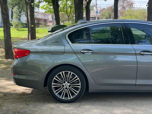 BMW 5 серия 2018 серый - фото 6