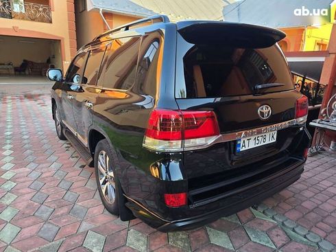 Toyota Land Cruiser 2018 - фото 7