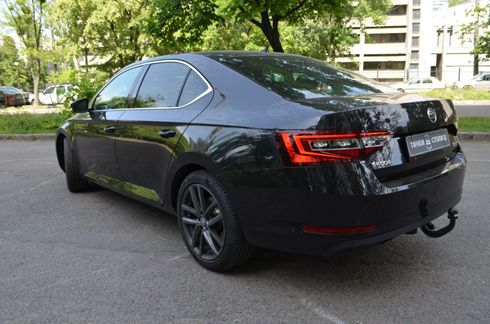 Skoda Superb 2018 черный - фото 6