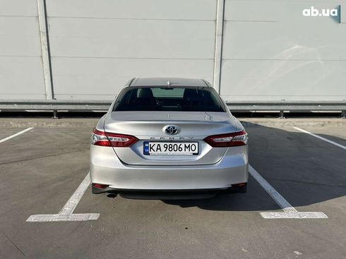 Toyota Camry 2020 - фото 14