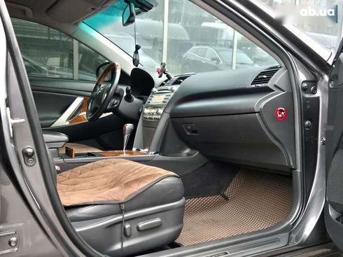 Toyota Camry 2010 - фото 10