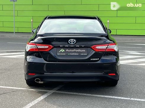 Toyota Camry 2020 - фото 10