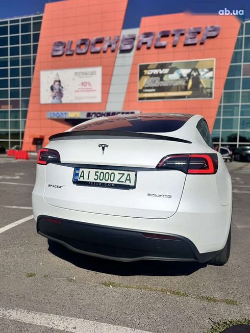 Tesla Model Y 2022 - фото 2