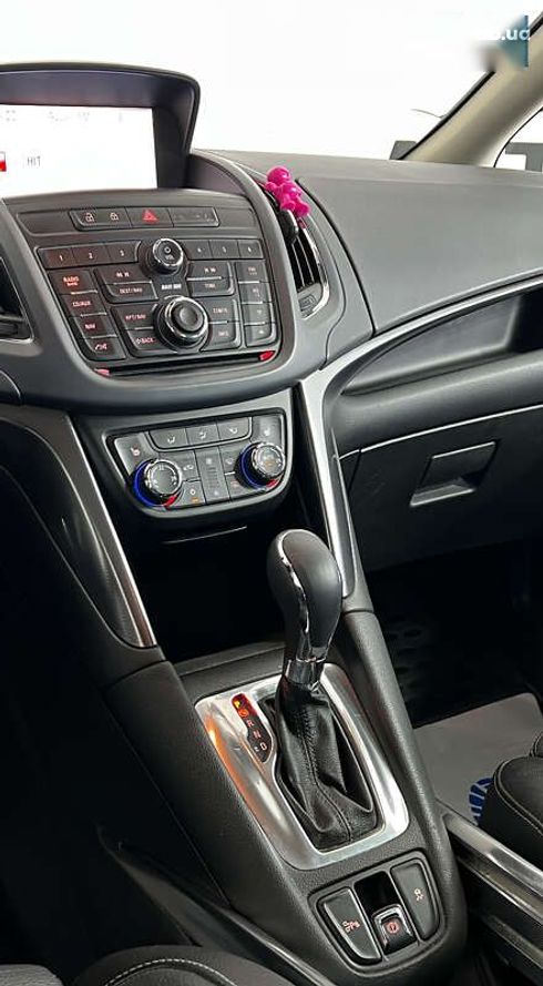 Opel Zafira 2013 - фото 17