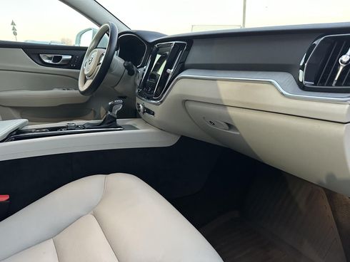 Volvo V60 2021 белый - фото 28