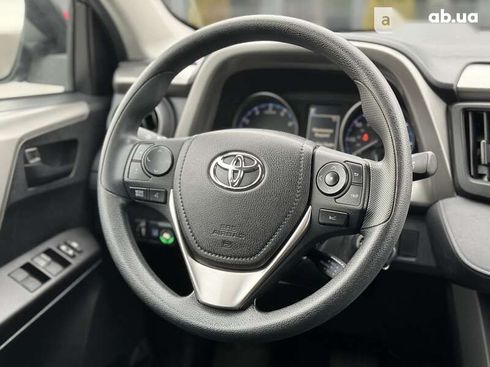 Toyota RAV4 2018 - фото 11