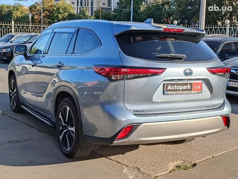 Toyota Highlander 2020 серый - фото 15