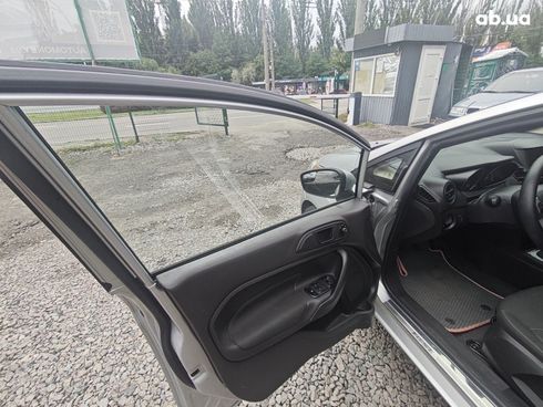 Ford Fiesta 2019 серебристый - фото 10