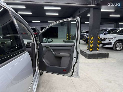 Volkswagen Touran 2012 - фото 10