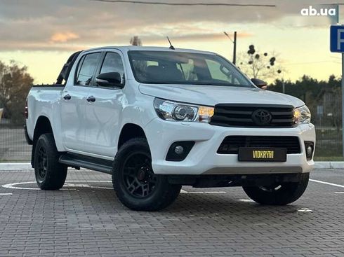 Toyota Hilux 2017 - фото 18