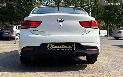 Kia Rio 2018 - фото 6