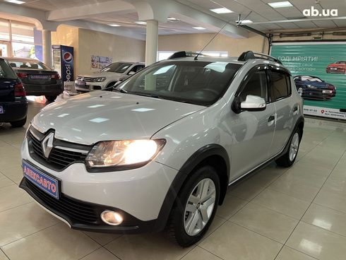 Renault Sandero Stepway 2015 серебристый - фото 18