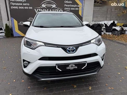 Toyota RAV4 2018 - фото 9