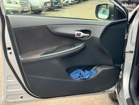 Toyota Corolla 2010 серый - фото 33