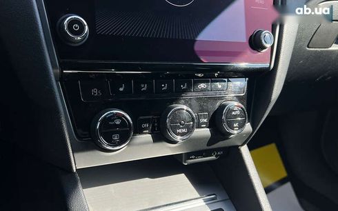 Skoda Octavia 2017 - фото 18