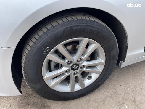 Hyundai Sonata 2014 серый - фото 5