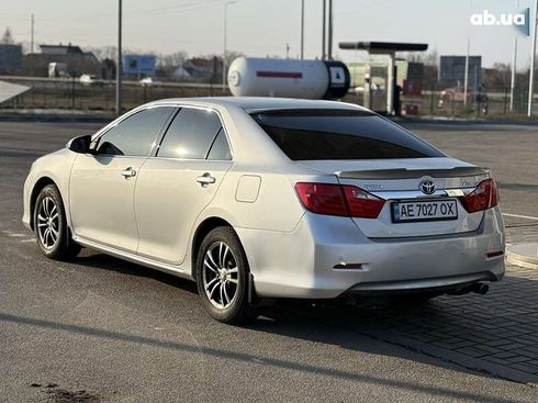 Toyota Camry 2011 - фото 12