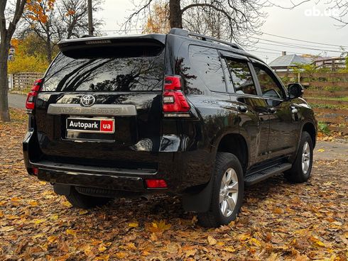 Toyota Land Cruiser Prado 2018 черный - фото 7