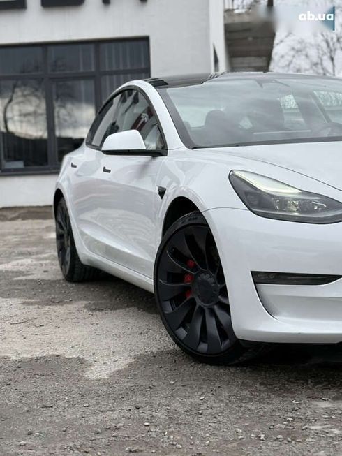 Tesla Model 3 2022 - фото 8