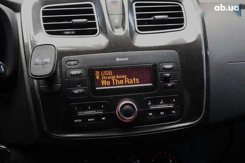 Renault Sandero 2019 - фото 18